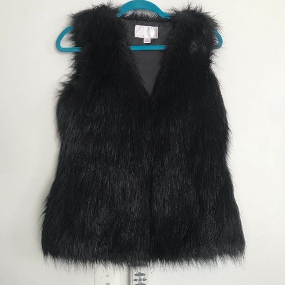Target Jackets & Blazers - EUC Faux Fur Vest